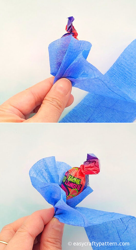 Make ruffle paper on lollipop.